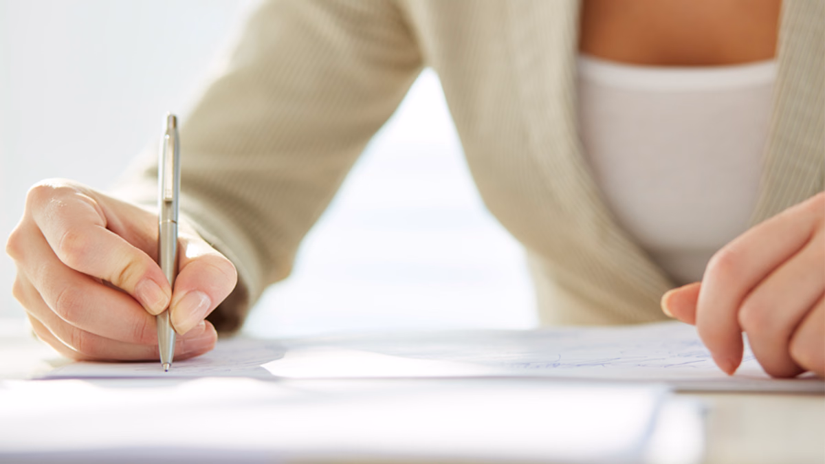 job-seeker writing a cover letter