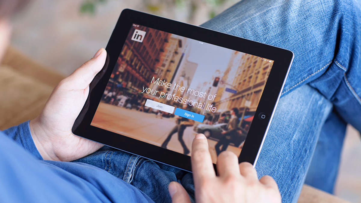 Use LinkedIn to Find a Job With These Often-Overlooked Steps