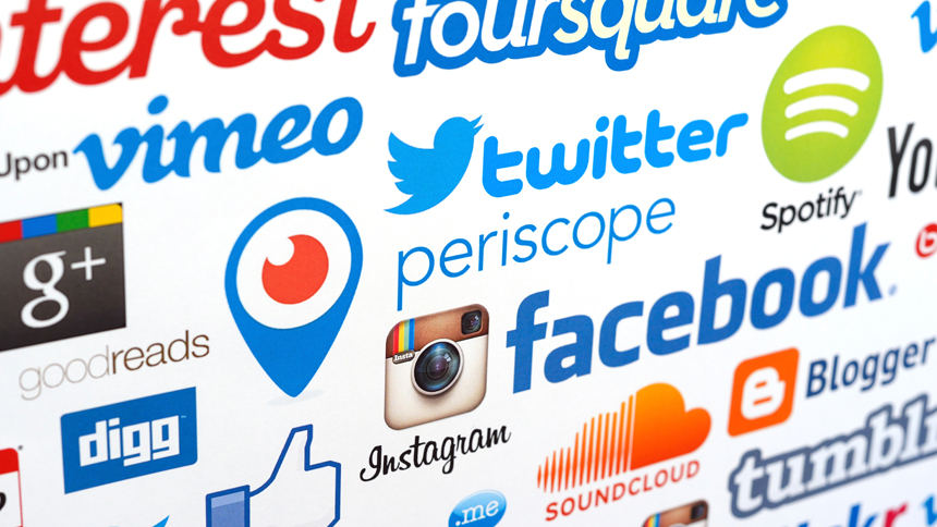 What Job Seekers Should (and Shouldn’t) Include on Their Social Media Profiles