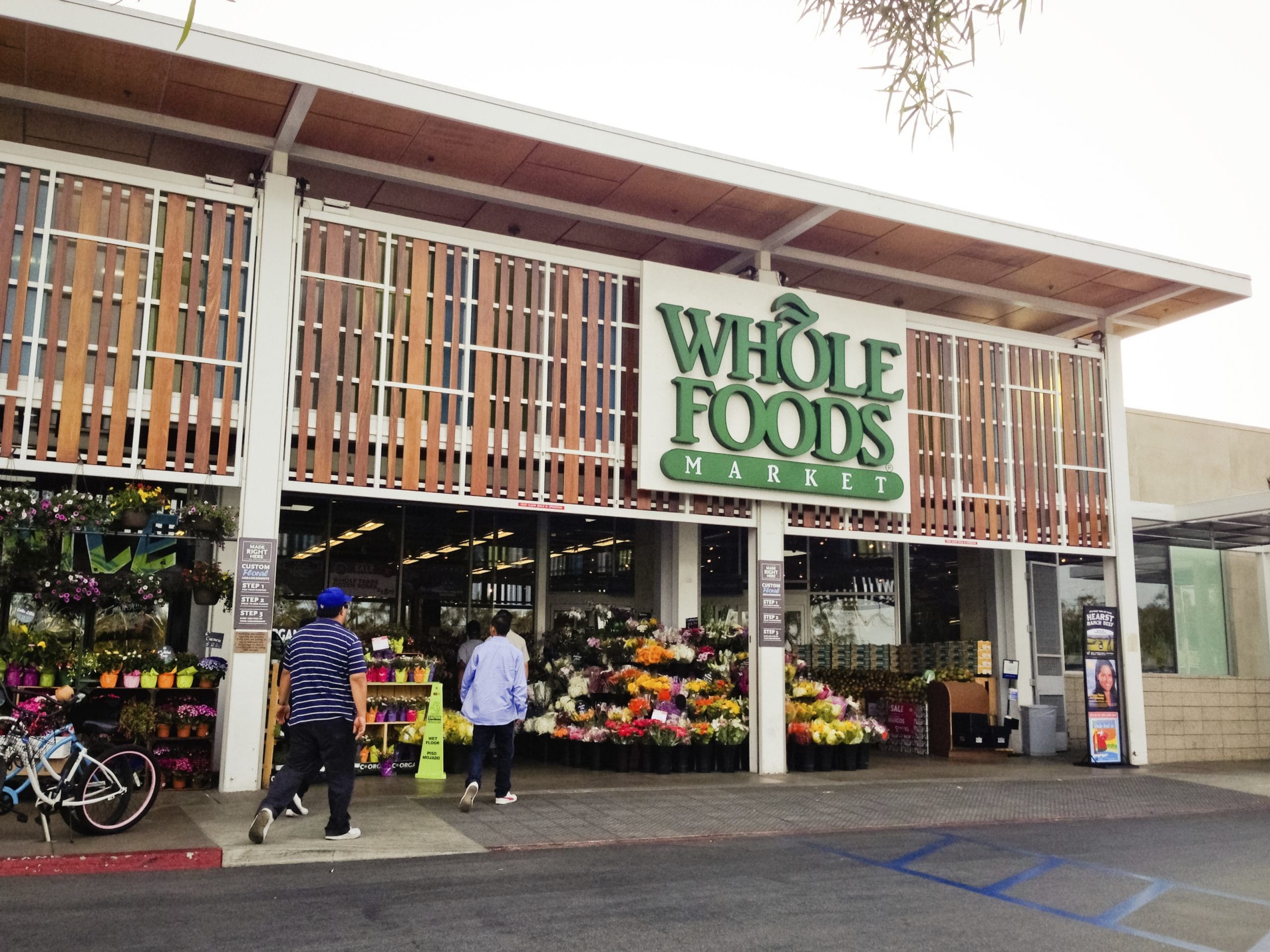 amazon buys whole foods