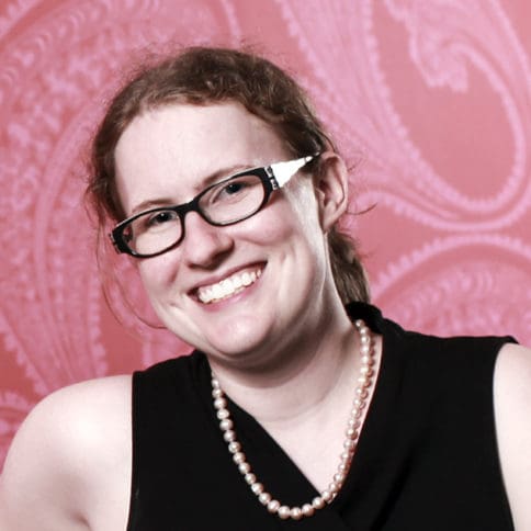 Social media strategist molly stark dean