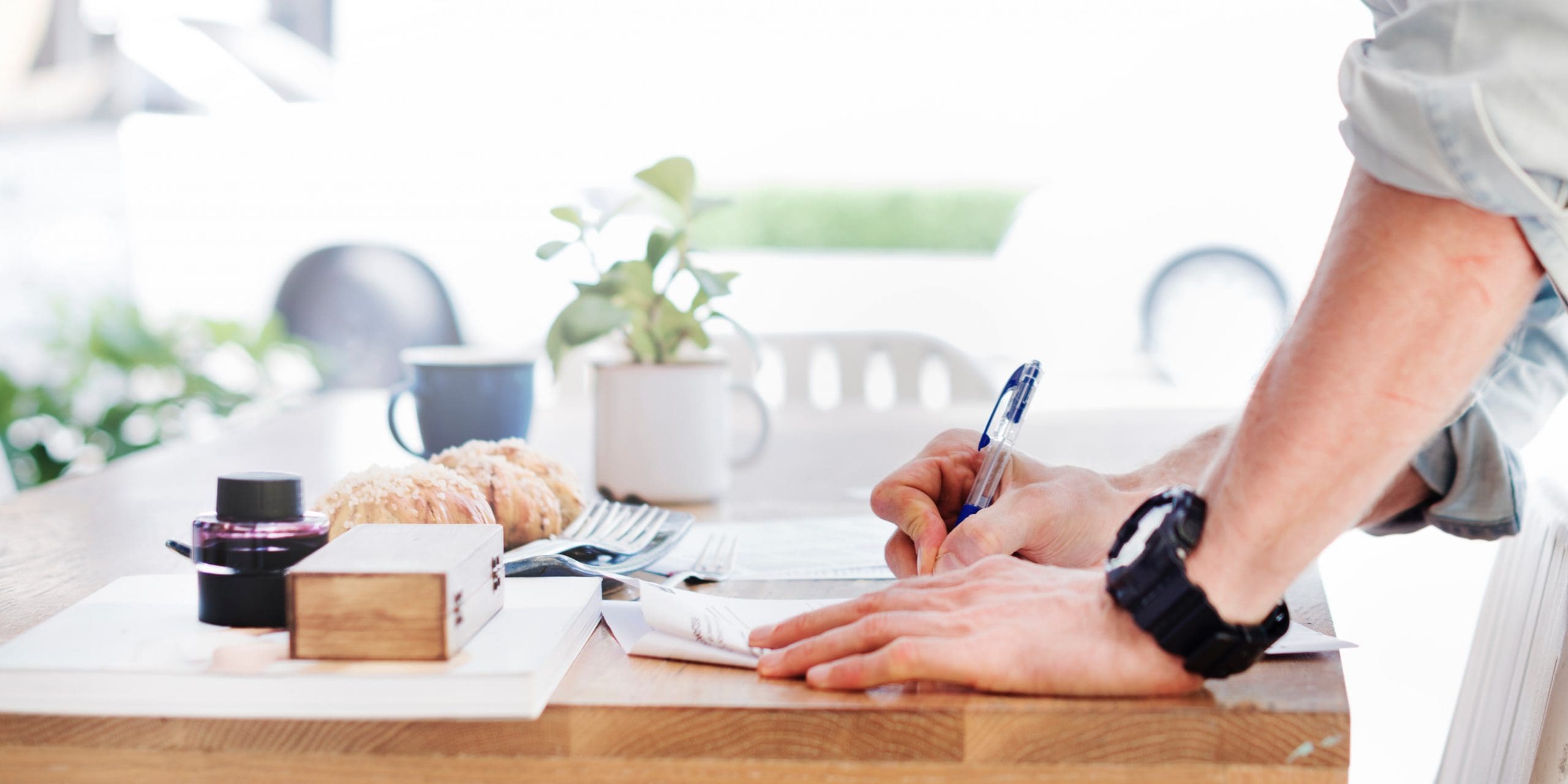 Lack of job experience got you down? Maybe you’re starting to believe you’ll never get your foot in the door and started on the right career path. Or maybe… freelancing and side husting might just be the magic potion you’ve been searching for to get you the job you want. Read @Scouted’s latest blog post on creating a side hustle to prove that you can do a job, with or without 5 years experience.