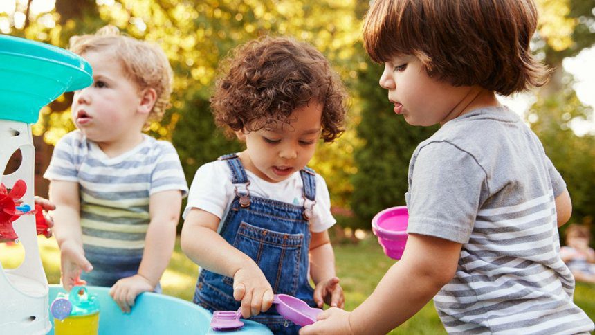Why playdates are key to preparing young kids for school