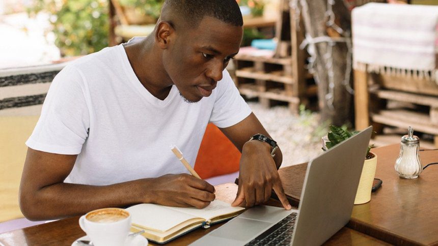 How to find summer jobs: Earn money and gain experience online